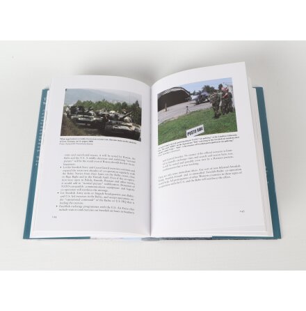 Friends in Need - Bo Hugemark - Eng - Samh�lle &amp; Historia