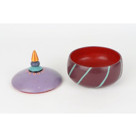 Sk�l med lock i tr�