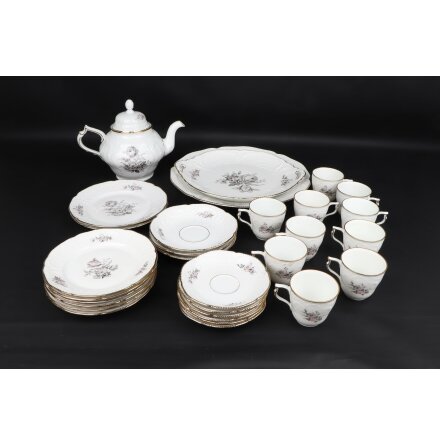 Rosenthal - Kaffeservis - 10 Koppar, 6 Sm� Kaffefat, 3 Stora Kaffefat, 1 Kaffekanna, 1 Litet Serveringsfat , 1 Stort Serveringsfat , 6 Sm� Assietter , 2 Stora Assietter
