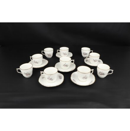 Rosenthal - Kaffeservis - 10 Koppar, 6 Sm� Kaffefat, 3 Stora Kaffefat, 1 Kaffekanna, 1 Litet Serveringsfat , 1 Stort Serveringsfat , 6 Sm� Assietter , 2 Stora Assietter