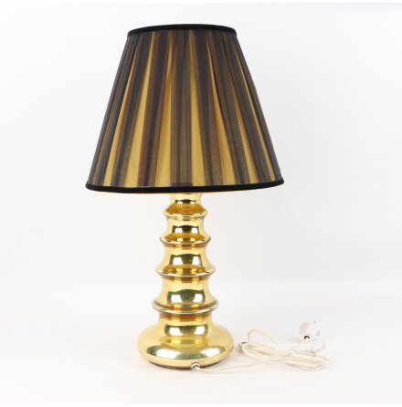 Bordslampa med lampfot i guldpl�terat porslin 