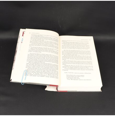 Myron Sharaf - Fury on Earth -  Samh�lle, Historia &amp; Fakta