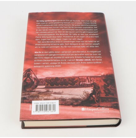 Nio liv - Emelie Schepp - Sk�nlitteratur &amp; Deckare