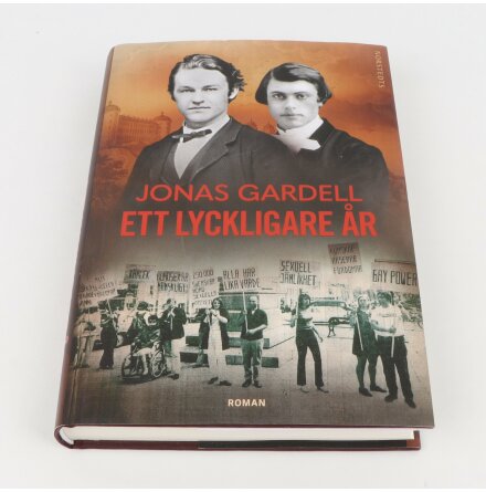 Ett lyckligare �r - Jonas Gardell - Sk�nlitteratur &amp; Deckare