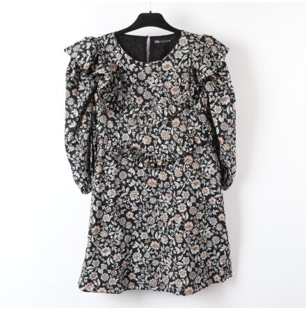 Zara - Svart Kl�nning med Blommigt M�nster - stl. M 