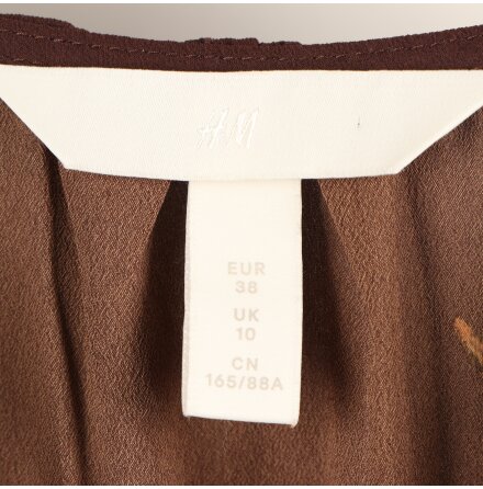 H&amp;M - Kl�nning med fina r�da rosor - stl. 38