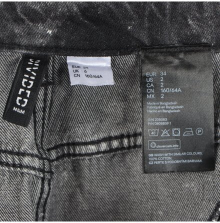 H&amp;M - Svart jeanskjol - stl. 34