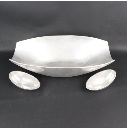1st Unik Stor Oval Serveringsfat Fruktsk�l med 2st mindre serveringssk�lar i metall  