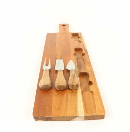 Stor ostbricka i acaciatr� samt 3 bestick - Leif Mannerstr�m - 65x15cm