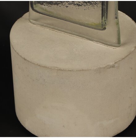 Inredningsstaty med bl� fj�ril i glas