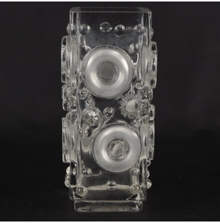 Genomskinlig vas med m�nster