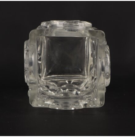 Genomskinlig vas med m�nster