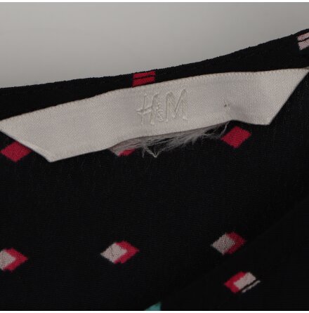 H&amp;m - Kl�nning - Svart med flerf�rgade blommor - stl. L