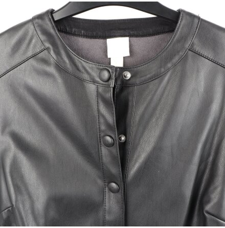 H&amp;M - Kl�nning i l�derimitation med sk�rp - stl. S 