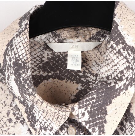 H&amp;M - Ormskinnsm�nstrad skjorta - Stl. S