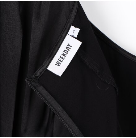 Weekday - Svart Jocelyn topp med �rm - stl. 42