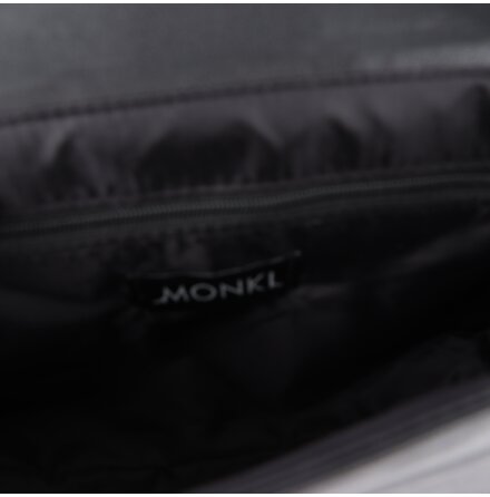 Monki - Svart Axelv�ska