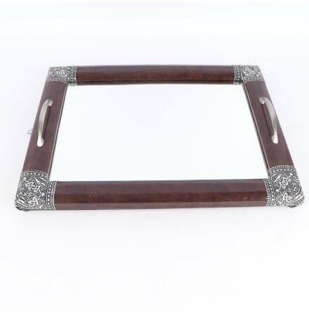 Serveringsfat med spegel och v�ggf�ste