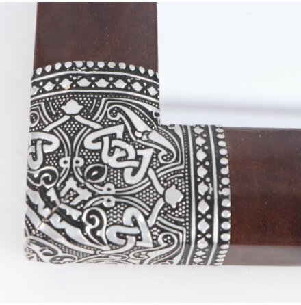 Serveringsfat med spegel och v�ggf�ste