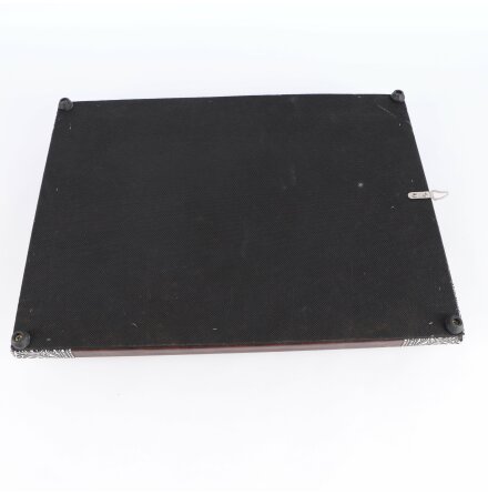 Serveringsfat med spegel och v�ggf�ste