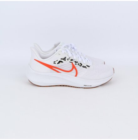 Nike - Sneakers - Vit - stl. 37.5