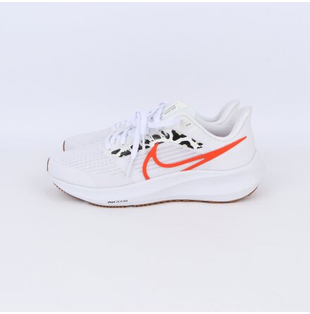 Nike - Sneakers - Vit - stl. 37.5