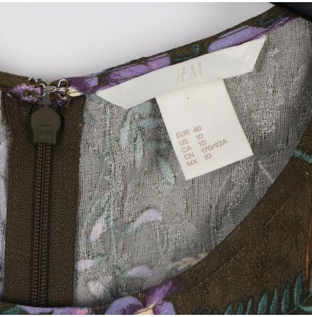 H&amp;M - Gr�nskande kl�nning i viskos - Stl. 40