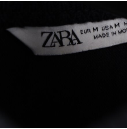 Zara - Randig svart v�st med dragkedja - stl. M