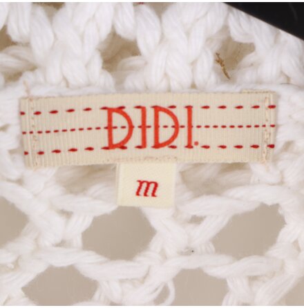DIDI - Vit m�nsterstickad n�ttr�ja med stor sjalkrage - stl. M