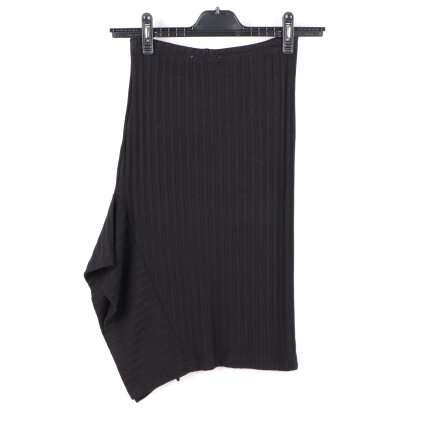 A�ryne - Svart asymetrisk kjol i figurn�ra stretchig trik� - stl. S