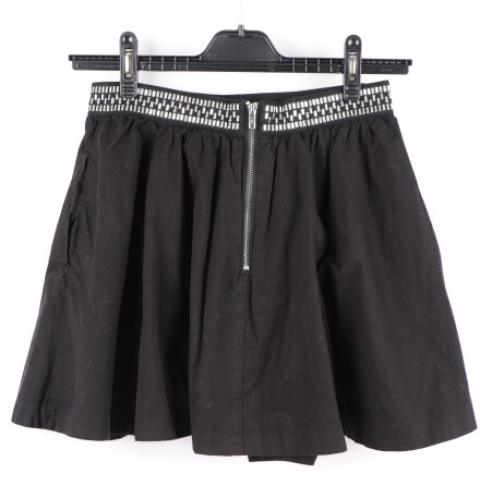 Divided H&amp;M - Svart utst�lld kort kjol med silverf�rgade detaljer i midjan - stl.38
