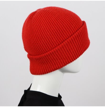 Visual clothing project - R�d stickad m�ssa