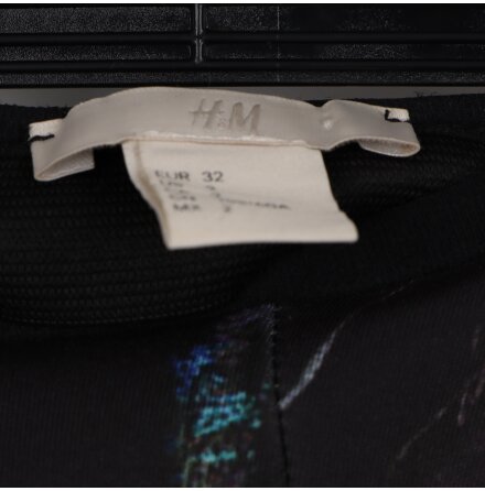 H&amp;M - Scuba kjol med fj�rilar - stl.32