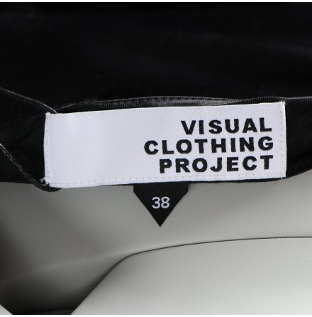 Visual clothing project - Svart lngklnning med &quot;ppna&quot; verrmar och slits - stl.38