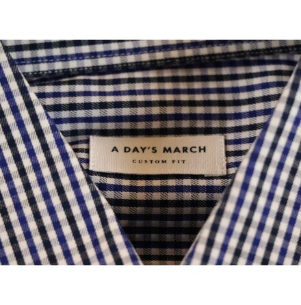 A Day&#39;s March - Skjorta - stl. S (37)