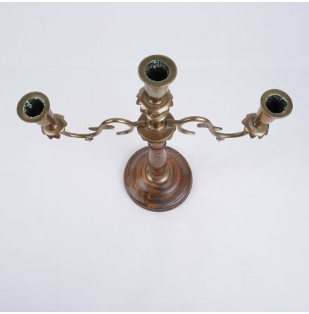 3-armad ljusstake i m�ssing