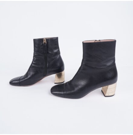 Bally - Svarta st�vletter - stl. 38