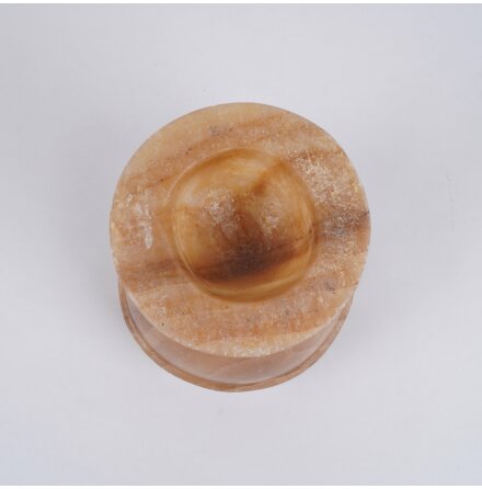 Alabastersk�l p� fot