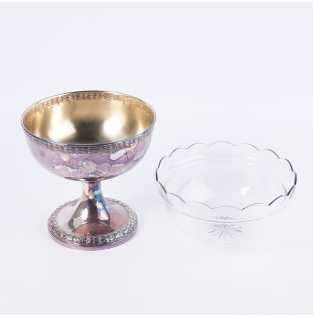  Sk�l p� fot - Nysilver och glas 