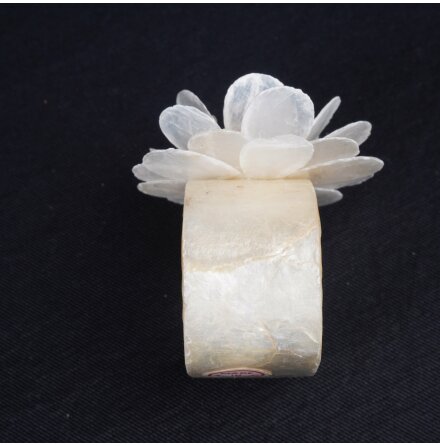 Capiz - Handgjorda servettringar av sn�ckskal - 12st - Br�llopsdukning