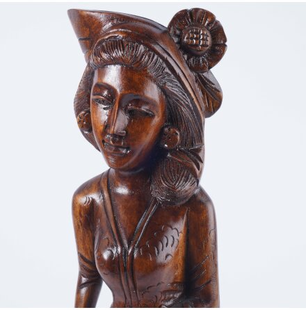 Skulptur - Kvinna i tr�