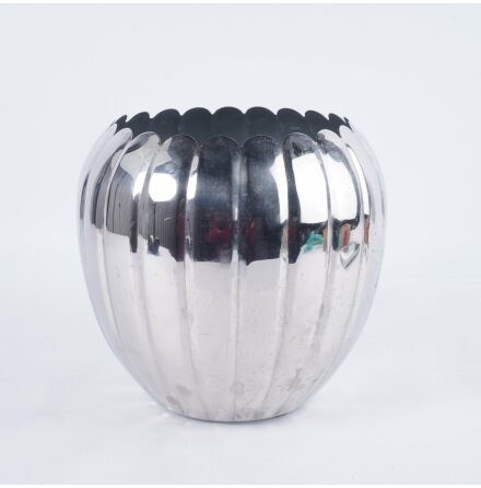 Vas i Metall - H�jd 22cm