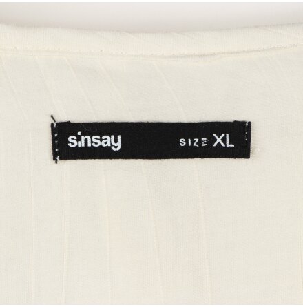 S;nsay - Off white blus med volangkant - stl:XL